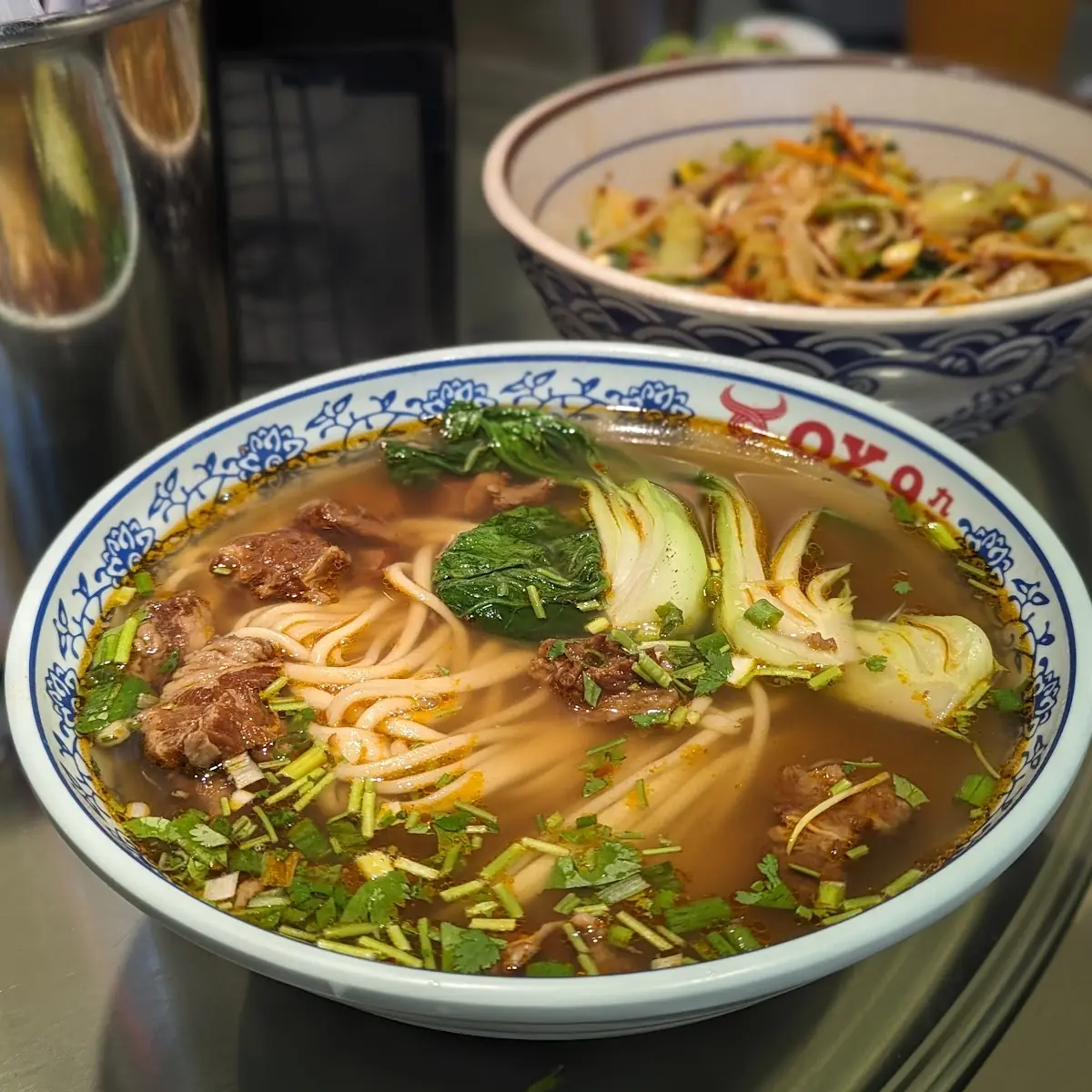 lanzhou hand-pulled noodles 兰州牛肉拉面